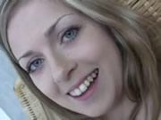 Lovely fille russe jouit
